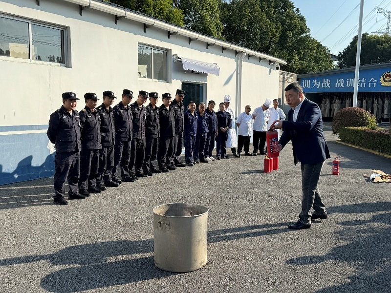 消防演練現(xiàn)場示范_百強(qiáng)物業(yè)公司