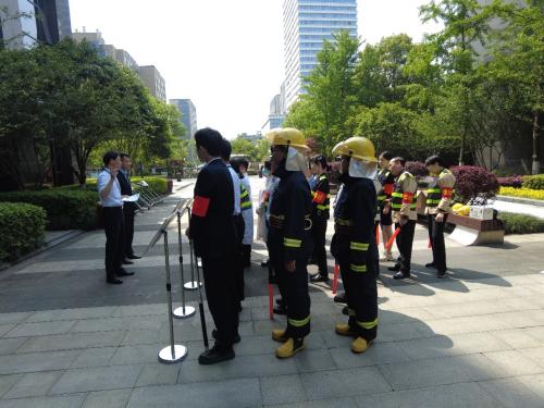 大型綜合消防演練 大型綜合消防演練_上海大型物業(yè)公司